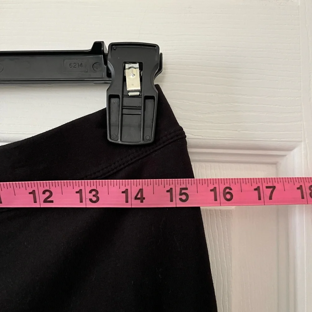 L.L. Bean Women's Black Straight Leg Leggings - Picture 3 of 5